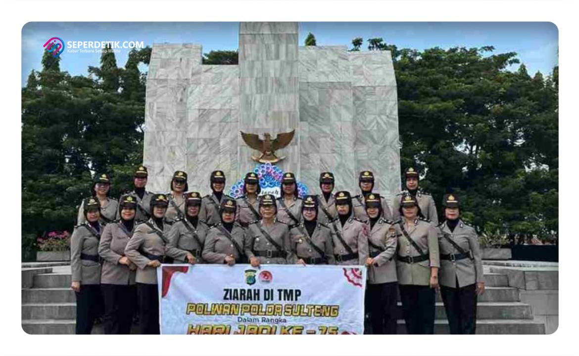 Kepolisian Wanita (Polwan) Polda Sulteng menggelar upacara ziarah bersama di Taman Makam Pahlawan (TMP) Tatura. FOTO : Istimewa