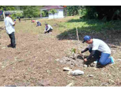 Penanaman Pohon Durian dalam rangka Kejuaraan Panjat Tebing Nasional di Kabupaten Parigi Moutong