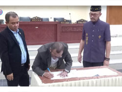 Rapat Paripurna DPRD Kabupaten Parigi Moutong: Tetapkan Raperda dan Pengesahan Anggaran 2024.