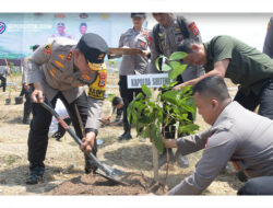 Sinergitas Polri-Kemenko PMK, Polda Sulteng tanam 1000 Pohon untuk penghijauan