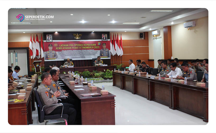 Personel kepolisian Daerah Sulawesi Tengah melakukan persiapan dan pengarahan sebelum melaksanakan Operasi Kepolisian Pekat II Tinombala 2023. | Foto : Istimewah