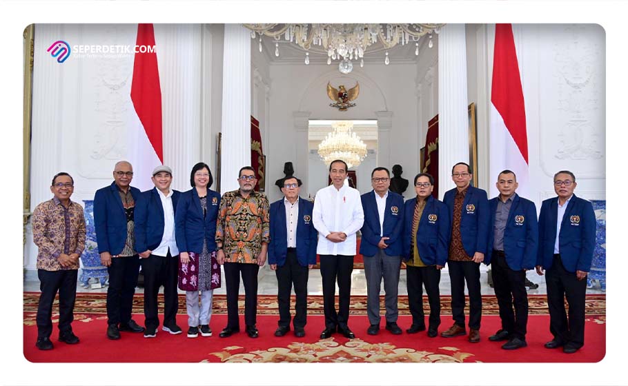 Presiden Joko Widodo menerima Pengurus Persatuan Wartawan Indonesia (PWI) Pusat di Istana Merdeka. | Foto : Istimewah