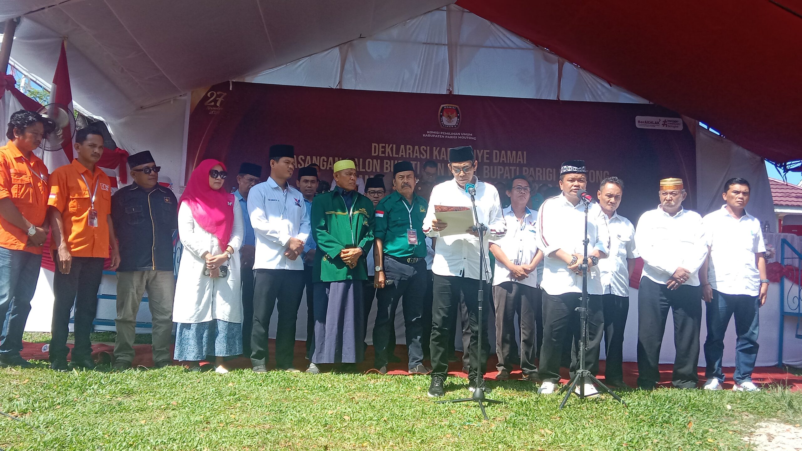 Pembacaan Deklarasi Damai Pasangan Calon Bupati Wakil Bupati. Foto : Try Ahmad
