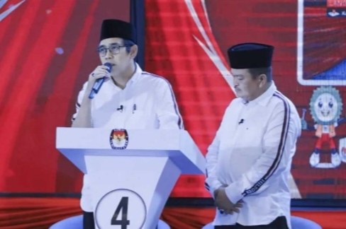 Pasangan Calon Bupati Wakil Bupati Parimo Erwin - Sahid Paparkan Visi Misinya Dalam Debat Pertama Pilkada 2024