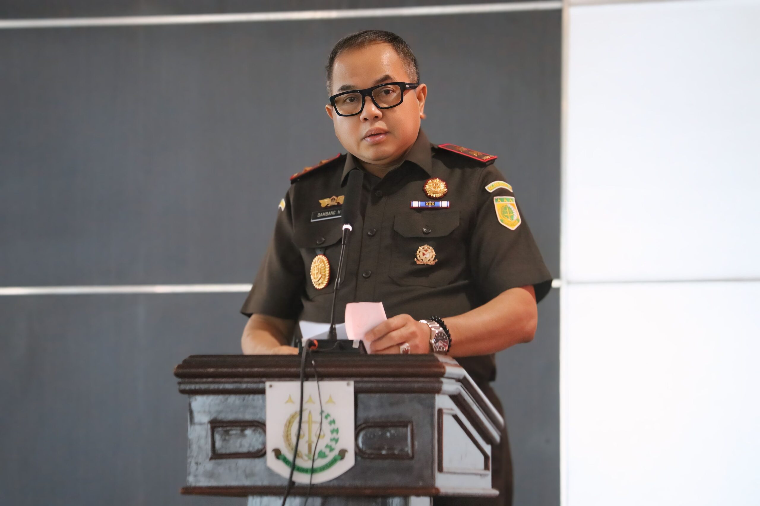 Kepala Kejaksaan Tinggi Sulawesi Tengah Dr. Bambang Hariyanto