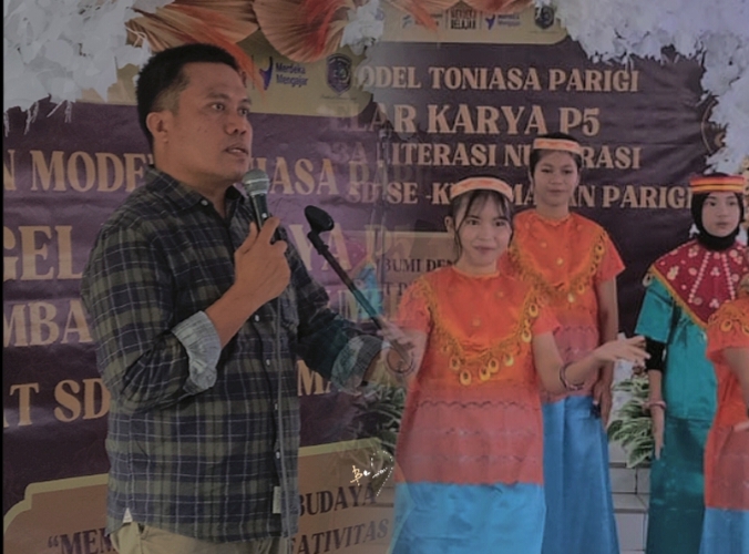 Kepala Bidang (Kabid) SD Dinas Pendidikan Ibrahim membuka secara resmi lomba Literasi Numerasi di SMP Negri Model Toniasa Parigi