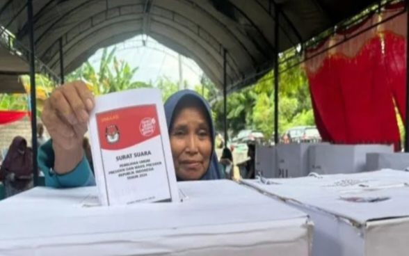 Proses pembuatan suara di TPS pada Pilkada Parimo. Foto: Istimewa