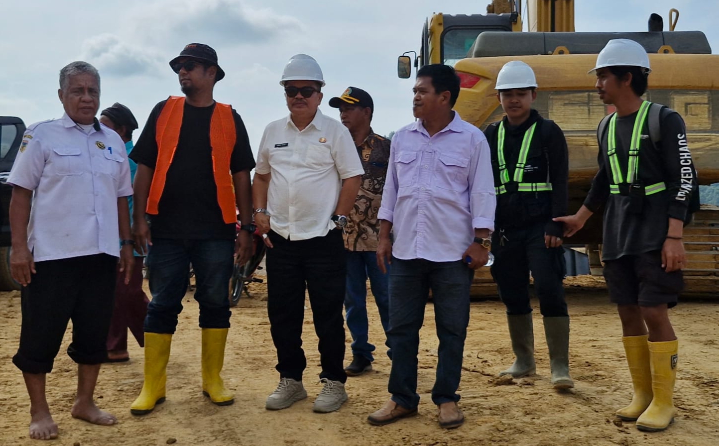 Sahid saat meninjau lokasi Peti Kayuboko,