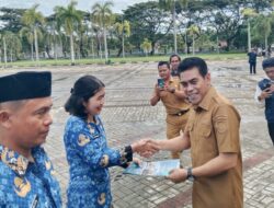Bupati Parimo Erwin Burase Serahkan 1.187 SK kepada CPNS dan PPPK Formasi tahun 2024