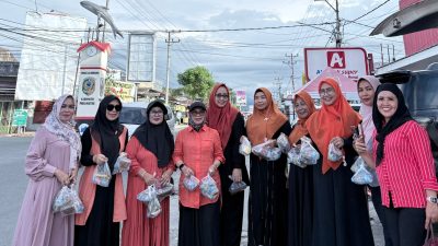 Asiafi Parigi Moutong Turun ke Jalan Bagi-Bagi Takjil